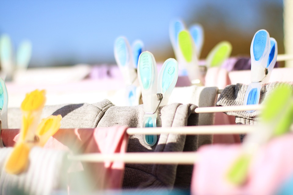 clothespins-619845_960_720.jpg